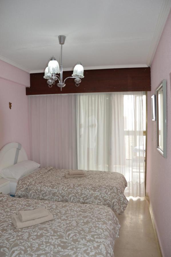 Gemelos2 Loysan Apt. With Pool เบนิดอร์ม ภายนอก รูปภาพ