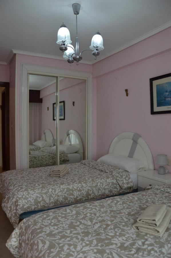 Gemelos2 Loysan Apt. With Pool เบนิดอร์ม ภายนอก รูปภาพ